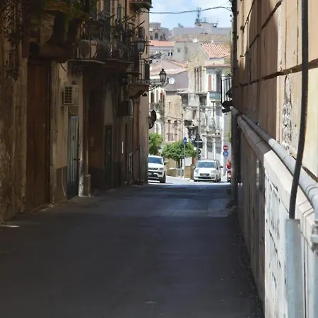 Cathedral Apartment *