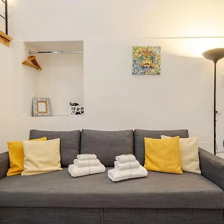 Cathedral Apartment *